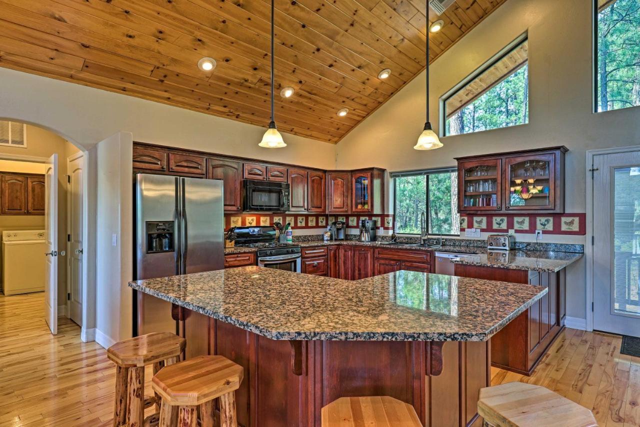 Serene Lakeside Cabin With Decks And Edler Lake Views! Pinetop-Lakeside Esterno foto
