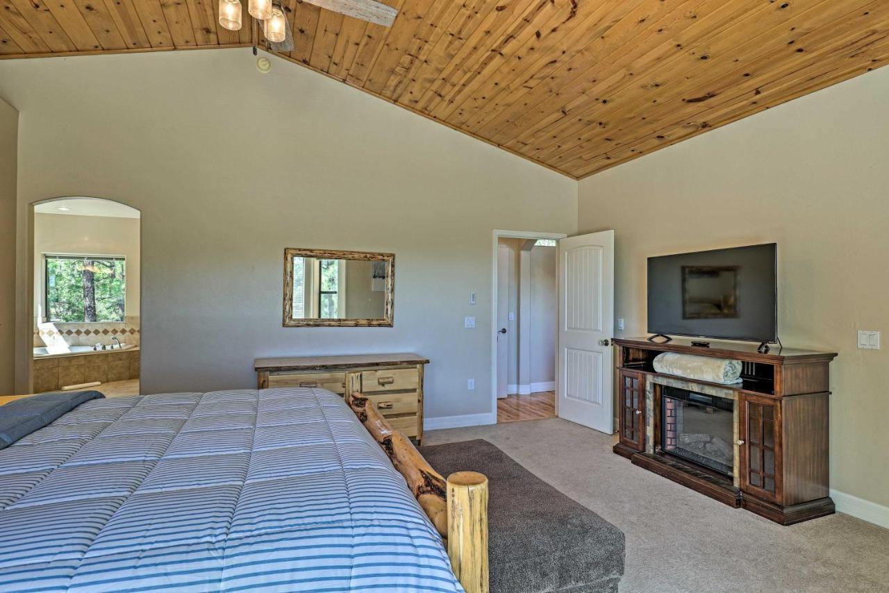 Serene Lakeside Cabin With Decks And Edler Lake Views! Pinetop-Lakeside Esterno foto